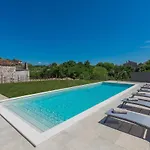 Hizina Veleniki * Poreč