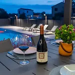 Hizina Veleniki Villa