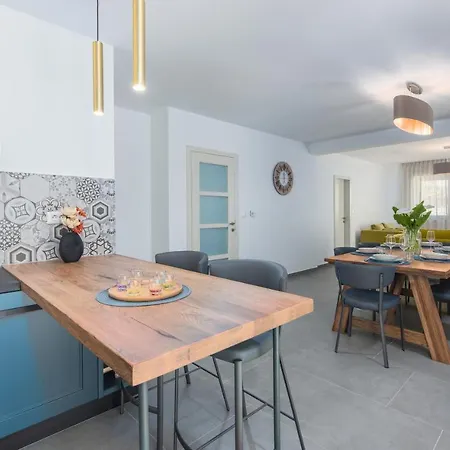 Hizina Veleniki Villa Porec