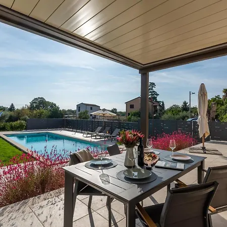 Hizina Veleniki Villa Porec