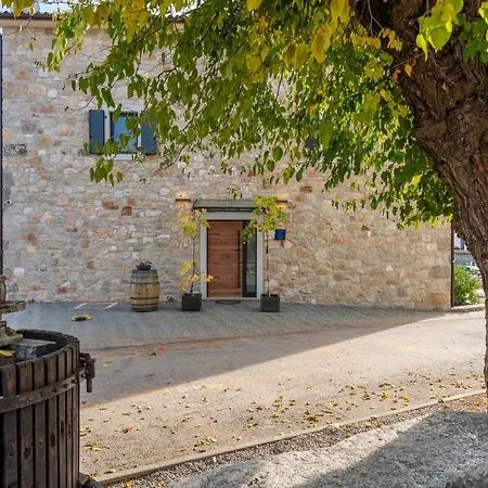 Hizina Veleniki Porec