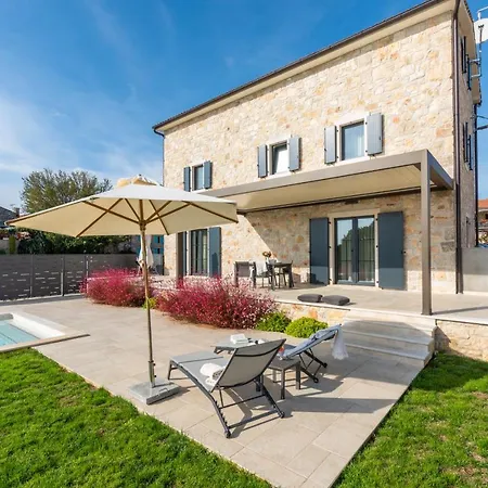 Hizina Veleniki Villa