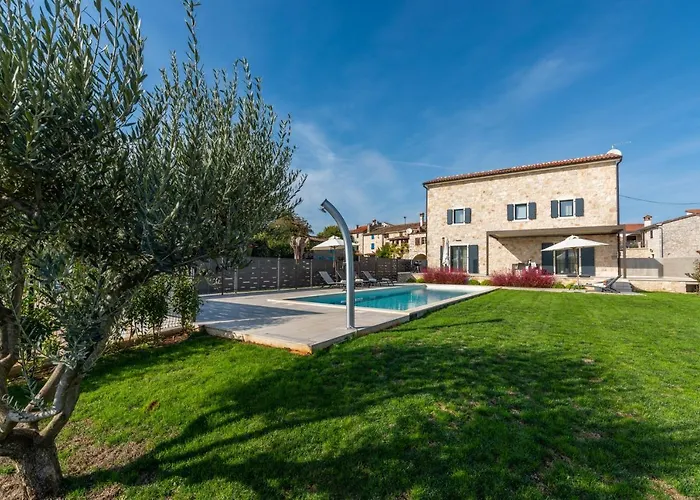 Villa Hizina Veleniki *