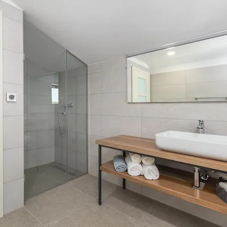 Hizina Veleniki Porec