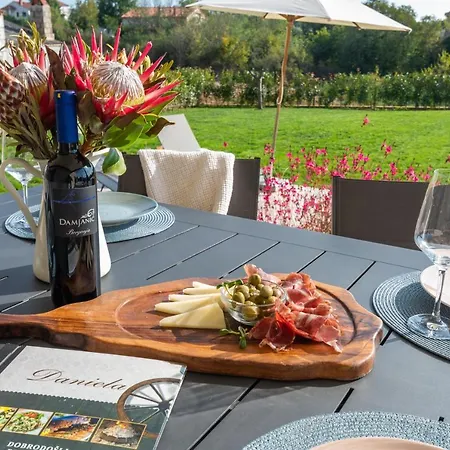 Hizina Veleniki Vila *