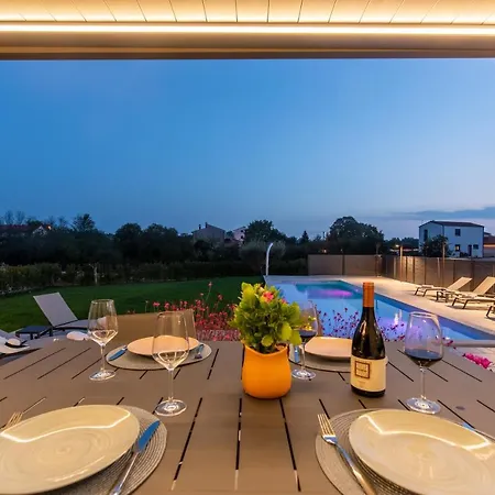 Hizina Veleniki Vila *