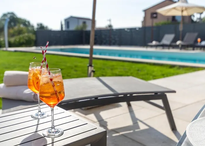 Hizina Veleniki Вілла *