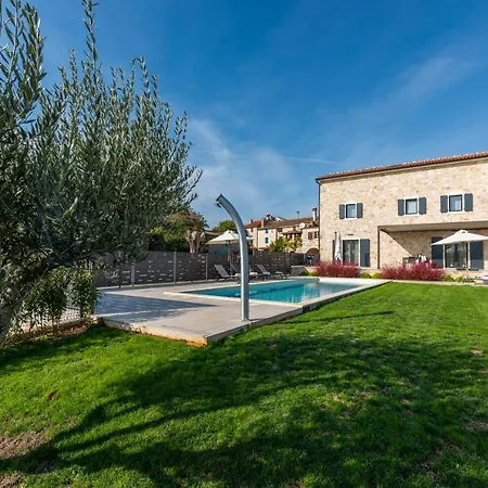 Villa Hizina Veleniki *