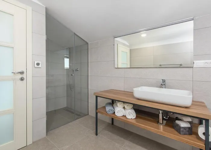 Hizina Veleniki Porec