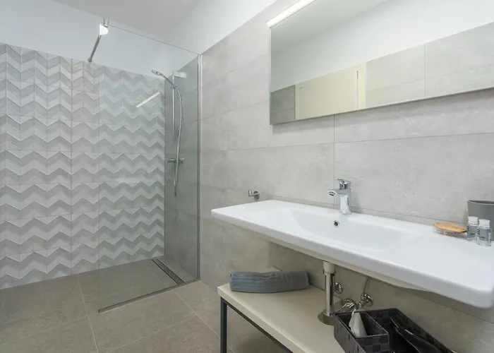 Hizina Veleniki Villa Porec